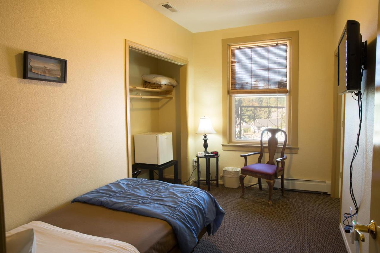 Hotel Cathlamet Exterior photo