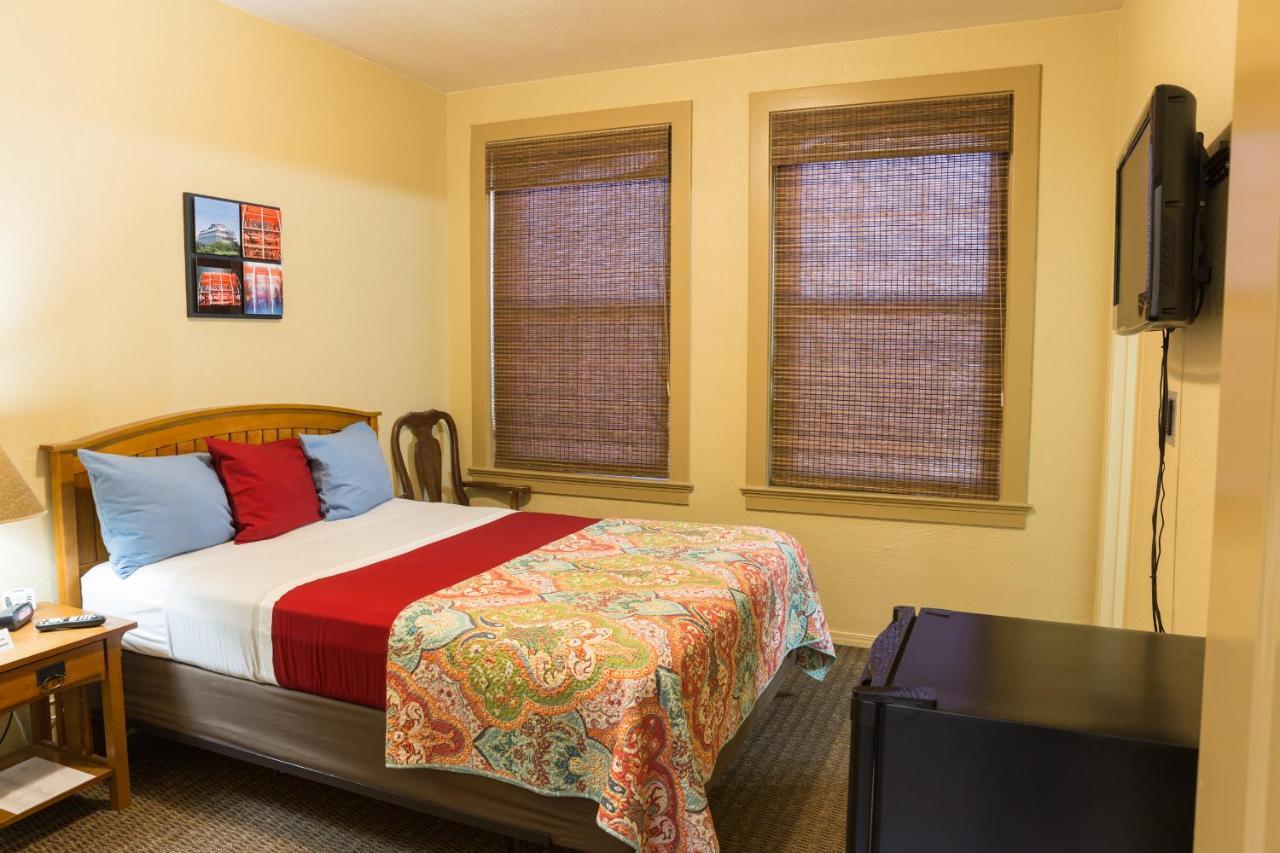 Hotel Cathlamet Exterior photo